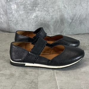 Gentle Souls By Kenneth Cole Women's Black Leather Luca Ruffled Strap Flats SZ 6